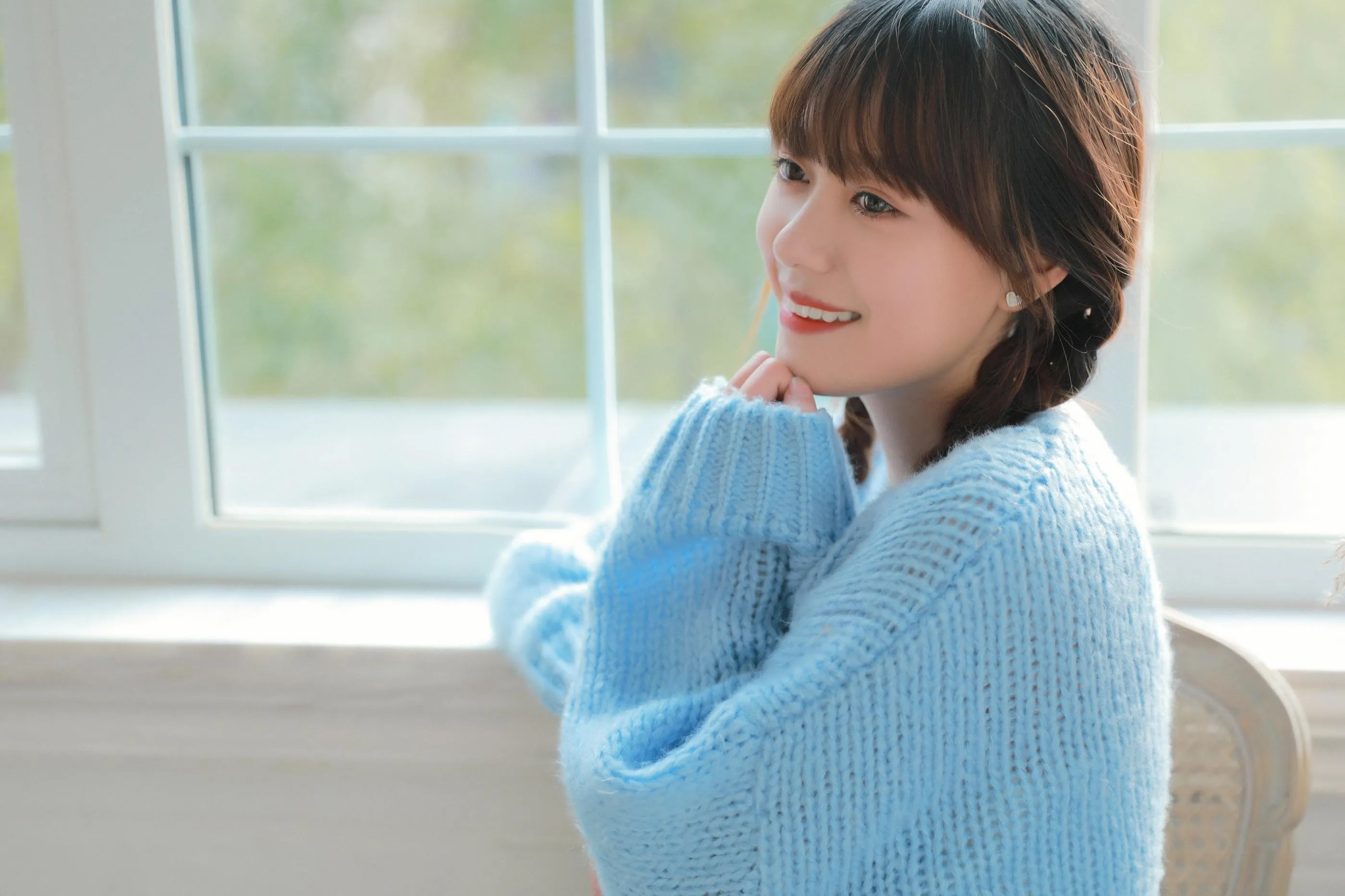 [艺图语] 2022.06.14 坠入这蓝色里 牛泽萌 [20P]插图1